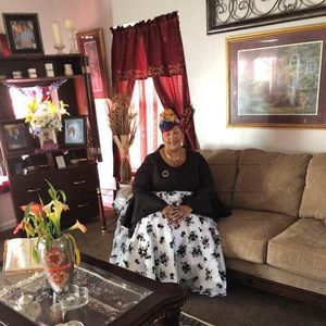 Meet your Posher, Lorene